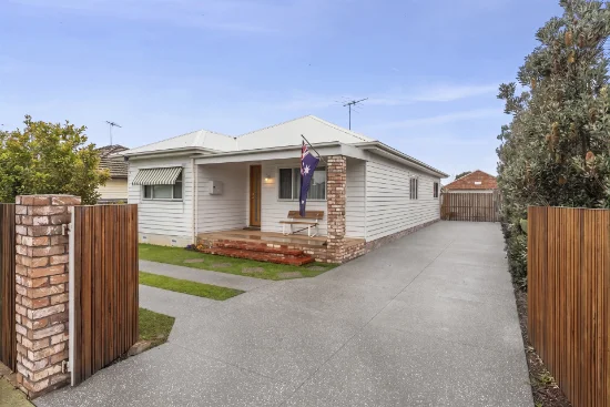 122 Thompson, North Geelong, Vic 3215