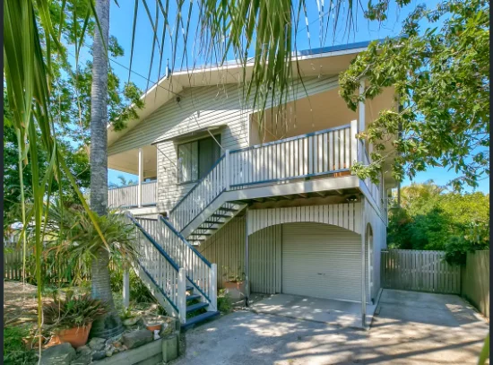 122 Victoria St, Fairfield, Qld 4103