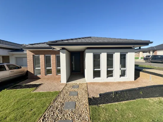 123 Bramley Avenue, Charlemont, Vic 3217