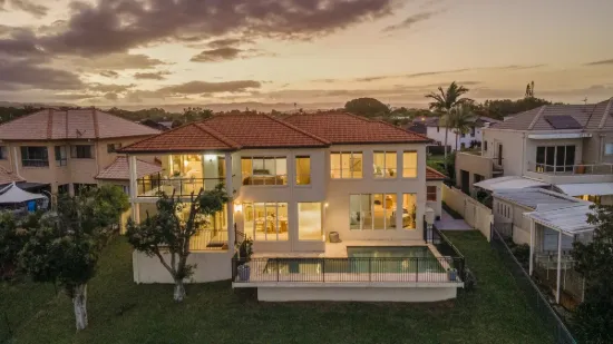 126 Dunlin Drive, Burleigh Waters, Qld 4220