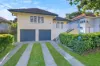 126 Holland Road, Holland Park, Qld 4121