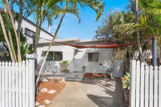 126 Sunshine Parade, Miami, Qld 4220