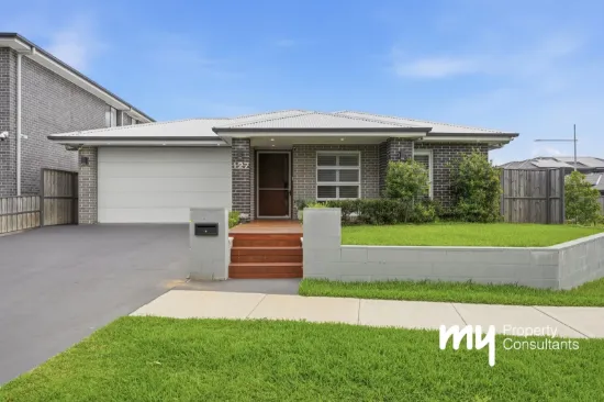 127 Pleasant Circuit, Gledswood Hills, NSW 2557