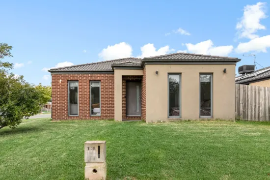 128 Fleetwood Dr, Narre Warren, Vic 3805