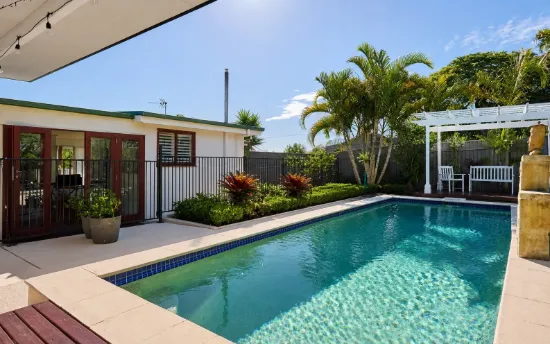 13 Allden Avenue, Labrador, Qld 4215