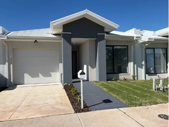 13 Arbuckle Wy, Wollert, Vic 3750 - For Rent