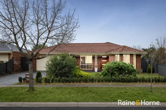 13 Banjo Paterson Circle, Point Cook, Vic 3030