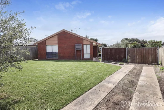 13 Barnong Close, Kurunjang, Vic 3337 - For Sale
