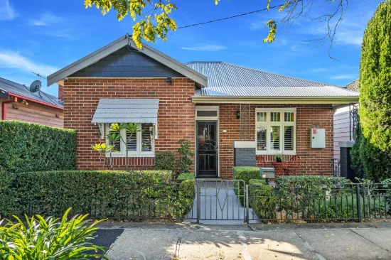 13 Carrington Street, Mayfield, NSW 2304