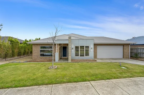 13 Charters Avenue, Gisborne, Vic 3437