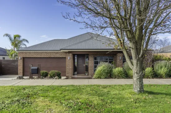 13 Childe Harold Road, Gisborne, Vic 3437