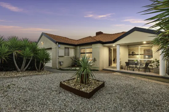 13 Colverwell Crescent, Jerrabomberra, NSW 2619