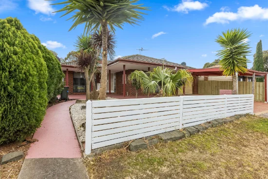13 Crespin Place, Roxburgh Park VIC 3064 - For Rent