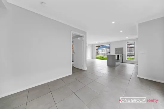 13 Daintree Ent, Donnybrook, Vic 3064-Image