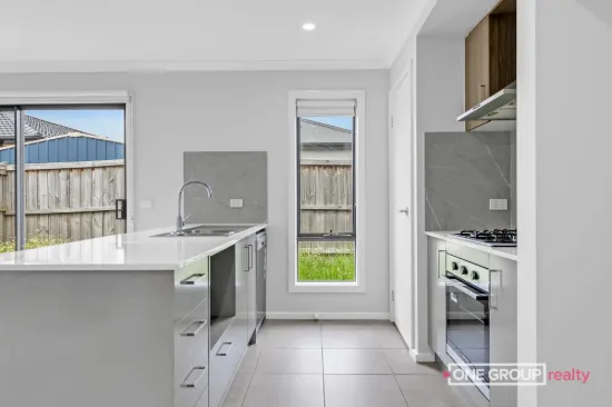 13 Daintree Ent, Donnybrook, Vic 3064-Image