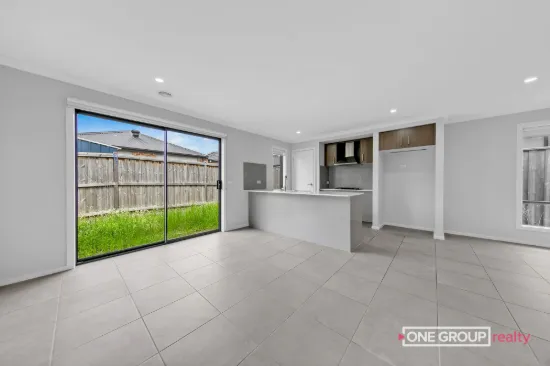 13 Daintree Ent, Donnybrook, Vic 3064-Image