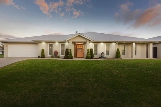 13 Dunbar Court, Highfields, Qld 4352