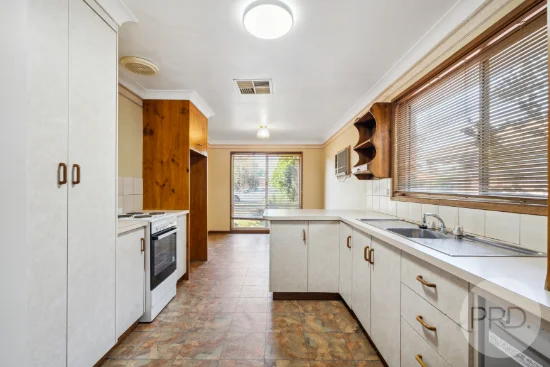 13 Eaton Street, Ashmont, NSW 2650
