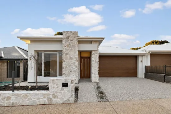 13 Fairway Boulevard, Woodcroft, SA 5162