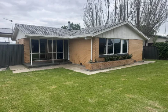 13 Fifth Avenue, Naracoorte, SA 5271