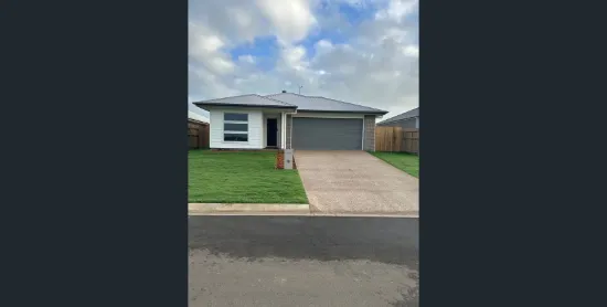 13 Frederick Circuit, Eli Waters, Qld 4655