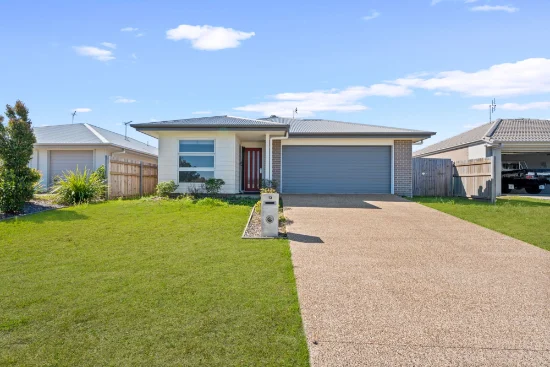 13 Frederick Circuit, Eli Waters, Qld 4655