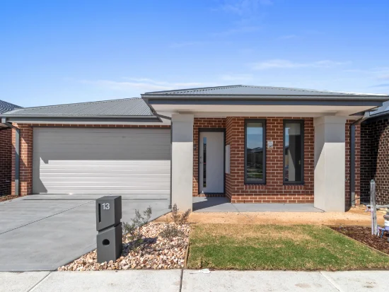 13 Frittata St, Donnybrook, Vic 3064 - For Rent