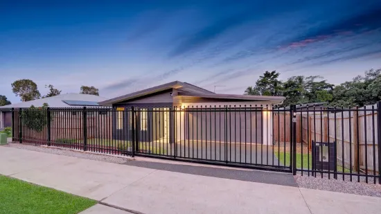 13 Genesta Circuit, Redlynch, Qld 4870