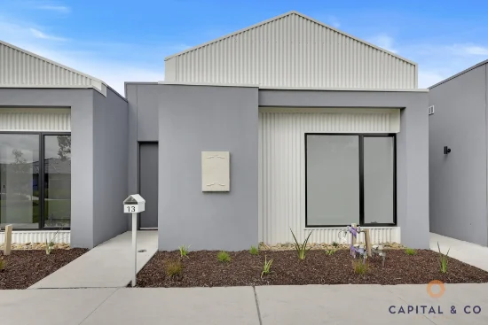 13 Gilford Walk, Mickleham, Vic 3064 - For Rent