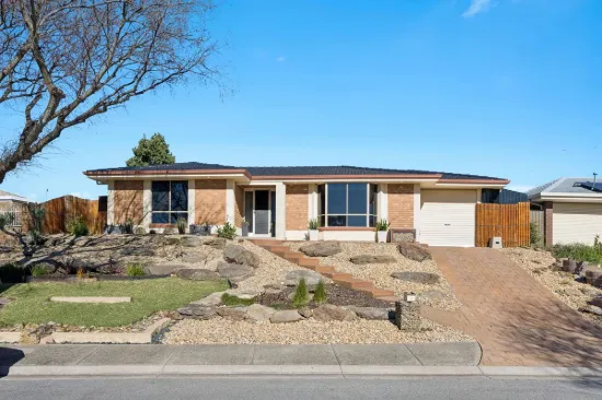 13 Greenridge Court, Wynn Vale, SA 5127