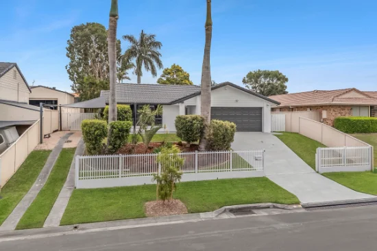 13 Hastings Cresent, Carrara, Qld 4211 - For Rent