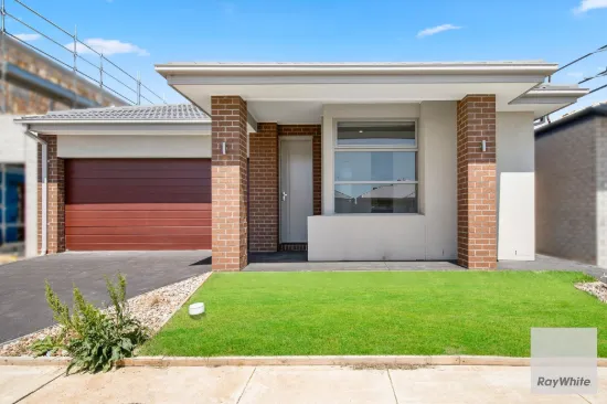 13 Horseshoe Parade, FRASER RISE VIC 3336-Image