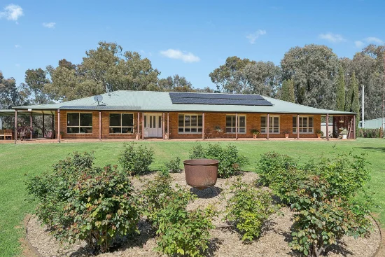 13 Karawatha Drive, Narrandera, NSW 2700