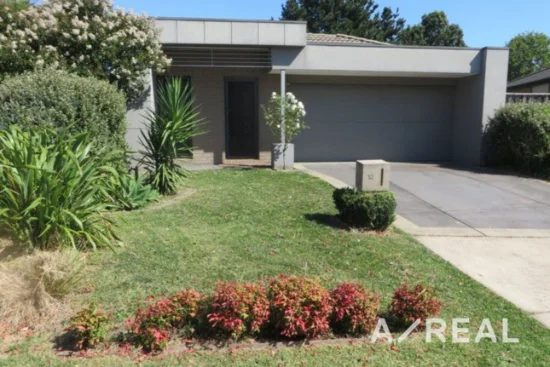 13 Kosta Boda Blvd, Pakenham, Vic 3810 - For Rent