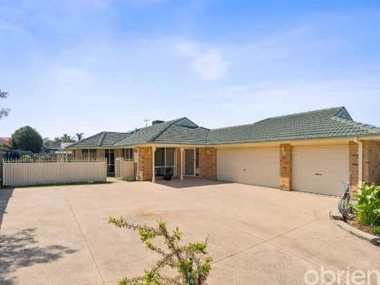 13 Longwood Drive, Mornington, Vic 3931