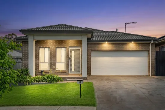 13 Lorimer Crescent, Elderslie, NSW 2570