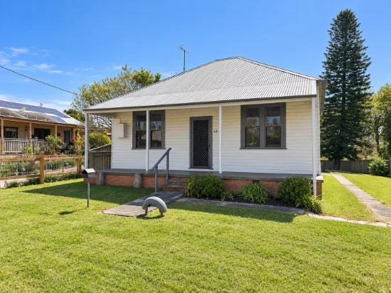 13 Margaret Street, Teralba, NSW 2284 - For Rent