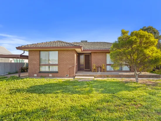 13 Parkes Street, Tocumwal, NSW 2714