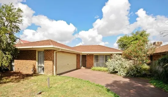 13 Peartree Place, Knoxfield, Vic 3180