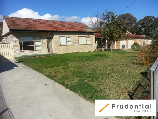 13 Pritchard rd, Macquarie Fields, NSW 2564 - For Rent