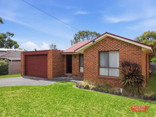 13 Raywood Avenue, Cowes, Vic 3922