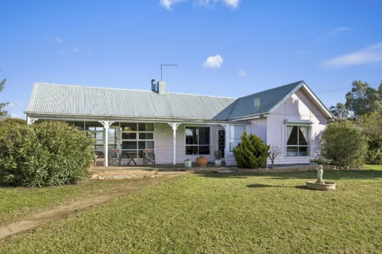13 Robertson Street, Derrinallum, Vic 3325
