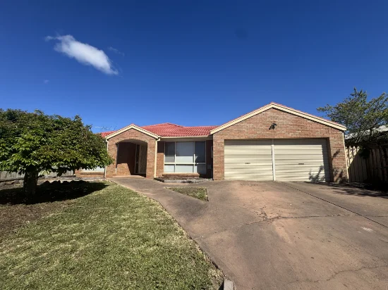 13 Roulston Way, Wallan, Vic 3756 - For Rent