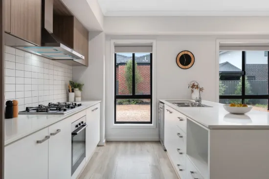 13 SANTORINI PARADE, Berwick, Vic 3806