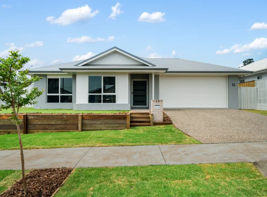 13 Shillam Street, Highfields, Qld 4352