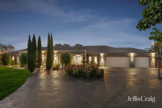 13 Skye Court, Cardigan, Vic 3352