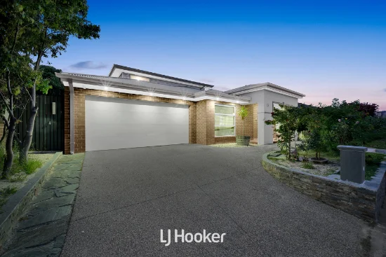 13 Stoneleigh Road, Cranbourne North, Vic 3977