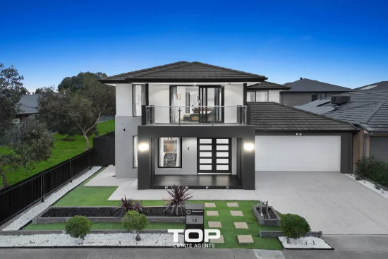 13 Tamarind Road, Cranbourne North, Vic 3977