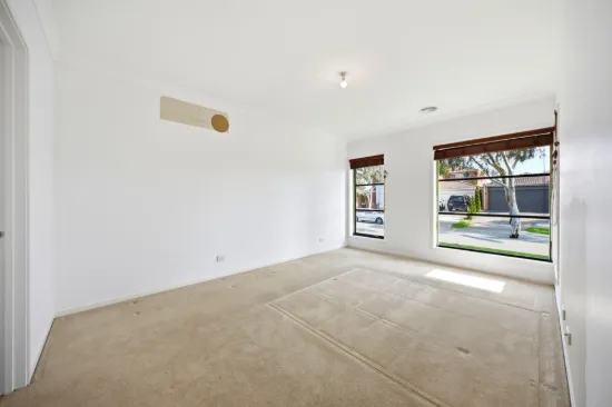 13 Tattle Grove, Cranbourne East VIC 3977-Image