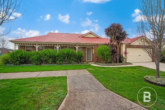 13 Taunton Place, Lake Gardens, Vic 3355